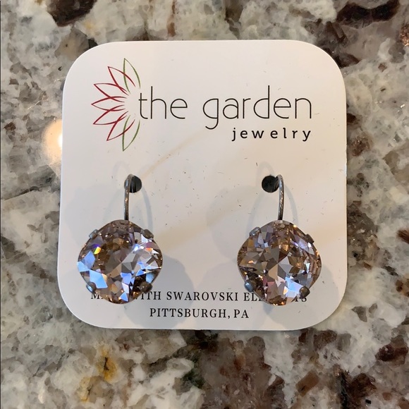 the garden jewelry Jewelry - NWT vintage rose crystal drop earrings